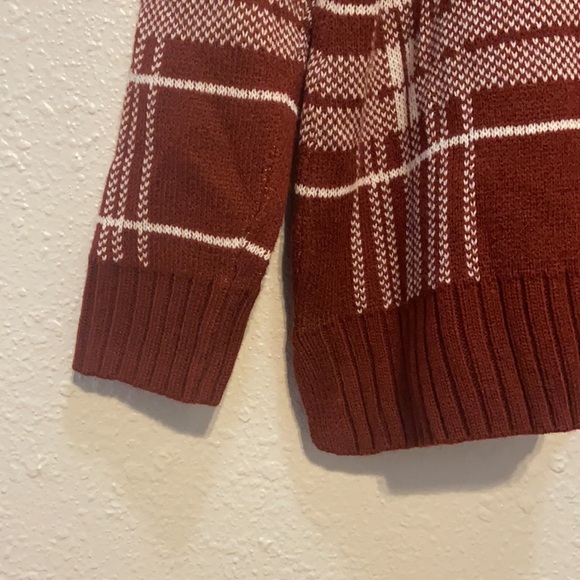 St. John’s Bay Red and White Plaid Christmas Holiday Sweater - Picture 7 of 11